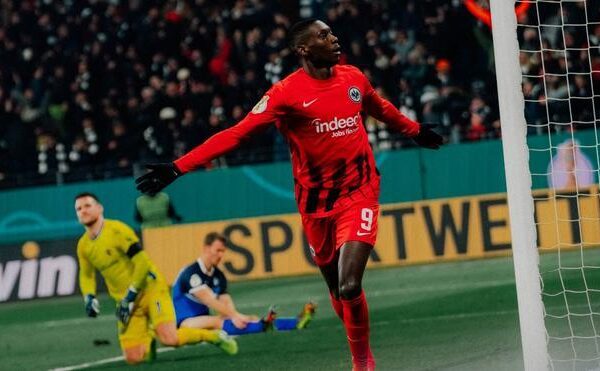 El Eintracht le pone un precio desorbitado a Kolo Muani