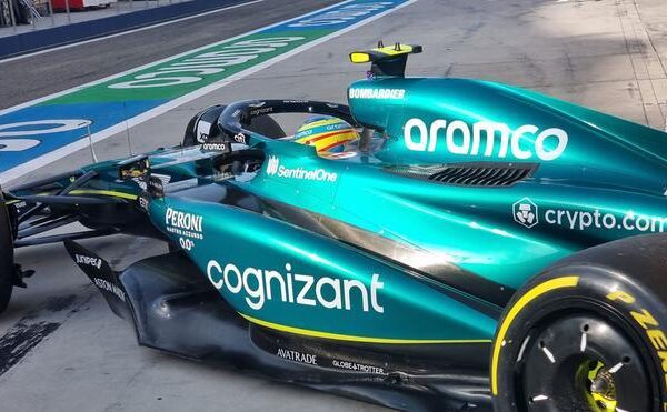 Fernando Alonso empieza con problemas en Bahrein