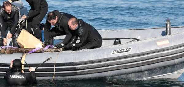 Hallan en aguas de A Coruña dos cañones de la Armada Invencible