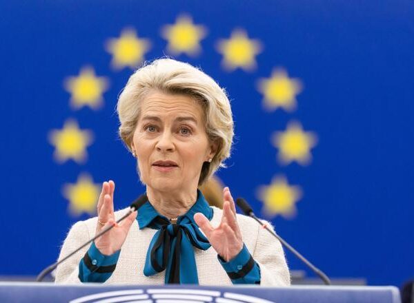 La UE aborda con Erdogan más apoyo comunitario tras el terremoto