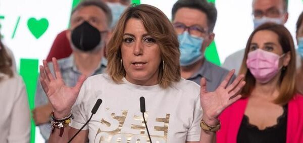 Susana Díaz vuelve a los focos de campaña del PSOE