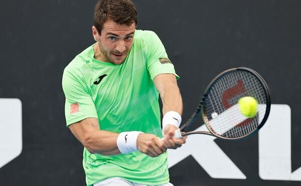 Pedro Martínez elimina a Cristian Garín y avanza a la segunda ronda en Rio