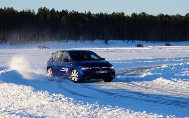 Volkswagen ‘R Ice Experience’, o cómo aprender a conducir derrapando