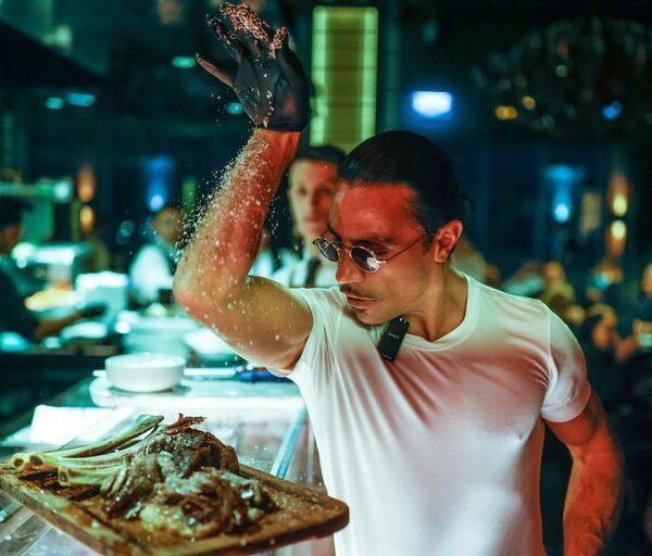 Salt Bae anunció que abriría un restaurante en Buenos Aires: los impactantes precios de sus platos