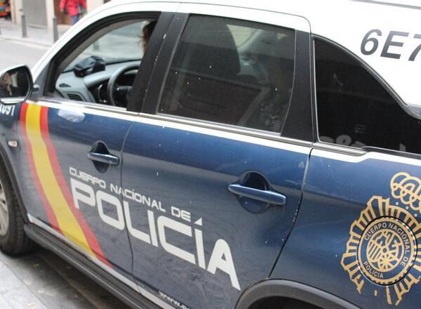 La policía investiga la muerte de una mujer hallada en su piso de Valladolid con la puerta tapiada