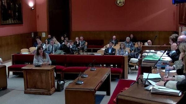 Laura Borràs responsabiliza de los contratos a los dos funcionarios que la incriminaron