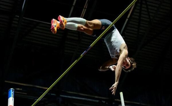 Duplantis bate su propio récord del mundo de pértiga