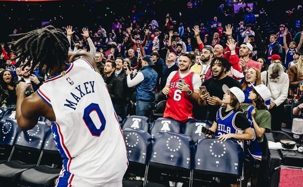 Los 76ers certifican su tercera plaza frente a los Cavs