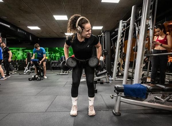 MeToo en el gimnasio: Miles de mujeres denuncian a sus acosadores en redes sociales bajo el hashtag #GymCreep