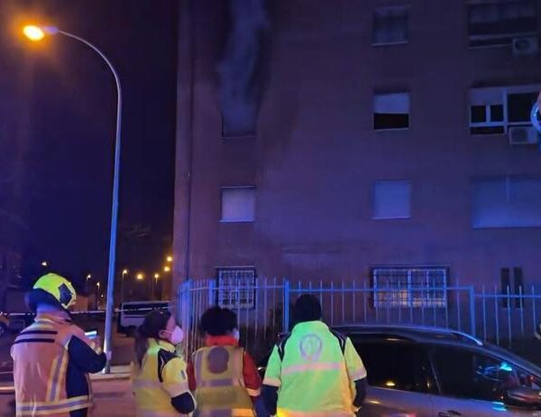 Mueren dos personas en el incendio de su casa en Madrid