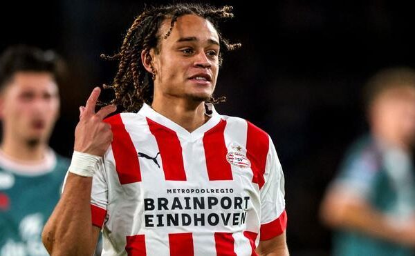 El PSV quiere atar a Xavi Simons