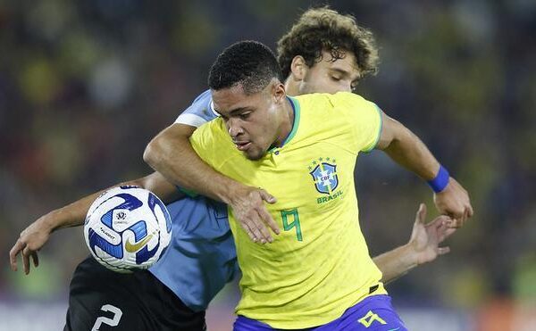 Vitor Roque, campeón y artillero del Sudamericano Sub-20