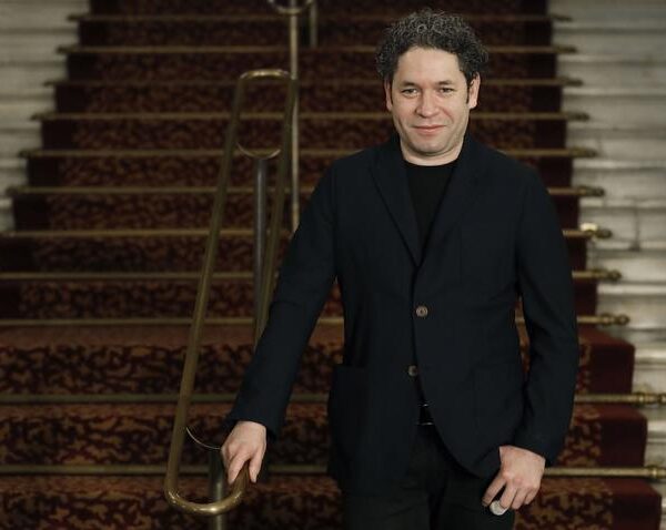 Gustavo Dudamel dirigirá la Filarmónica de Nueva York a partir de 2026