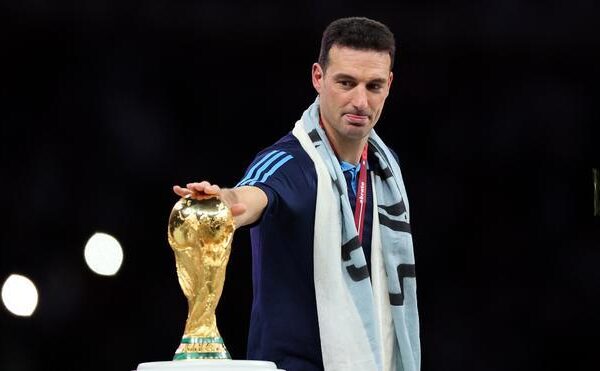 Tapia se pronuncia sobre la renovación de Scaloni