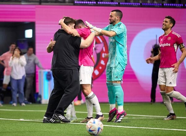 Ibai Llanos revela todas las cláusulas de Porcinos
