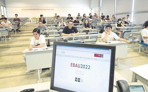 Las universidades españolas se unen contra el Ministerio para aplazar la nueva EBAU a 2025