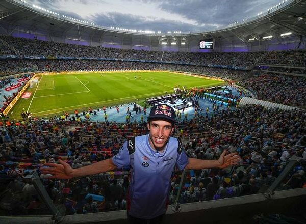 Álex Márquez: “Ver jugar a Messi te contagia buen rollo”