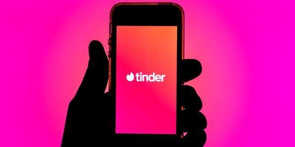 La descripción de Tinder de una ‘asesina’ que triunfa en redes