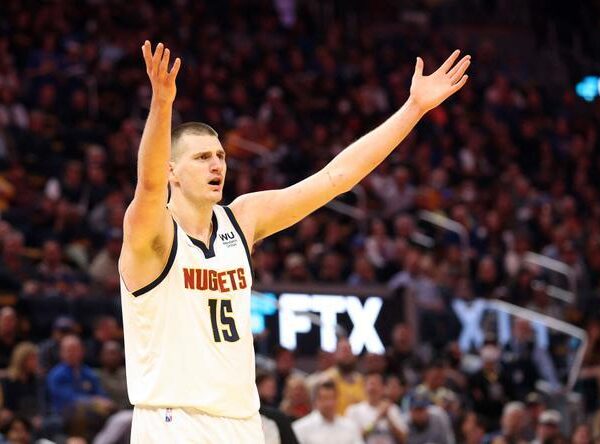 Jokic se pone a cien