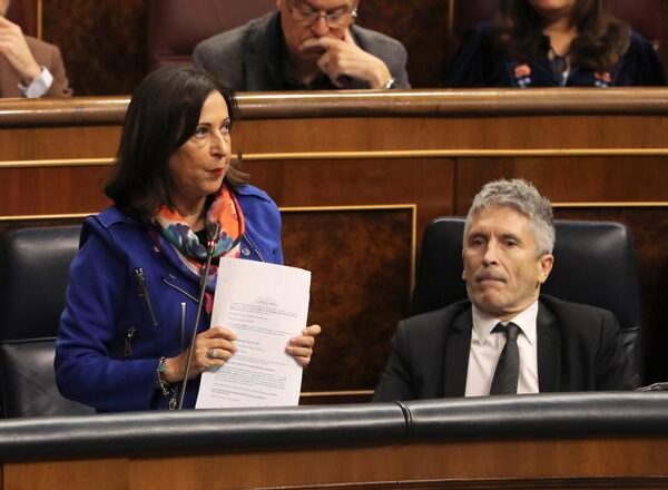 Robles explica en el Congreso el envío de carros de combate ‘Leopard’ a Ucrania