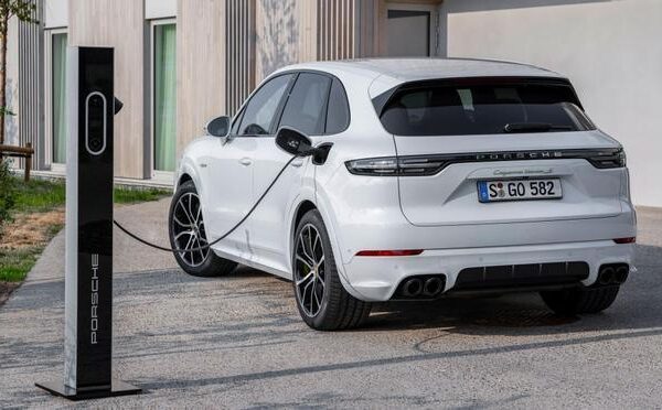 Porsche confirma un Cayenne eléctrico y un nuevo crossover