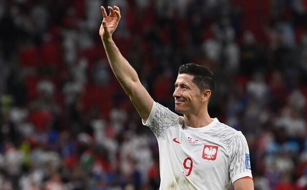 Fernando Santos se pone en manos de Lewandowski con Polonia y lo compara con Cristiano