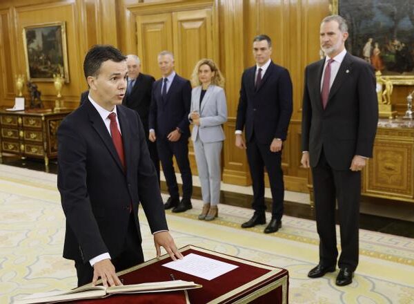 Héctor Gómez y José Manuel Miñones prometen su cargo ante el Rey en Zarzuela