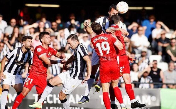 El Nàstic resiste en Castalia