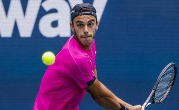 Cerúndolo se planta en octavos en Miami con Tsitsipas y Khachanov