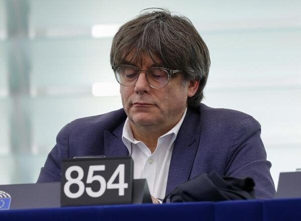 La fiscalía renuncia a volver a recurrir el procesamiento de Puigdemont