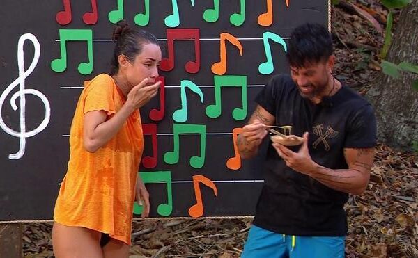 Lo nunca visto, ¡comen mocos de vaca en ‘Supervivientes’!