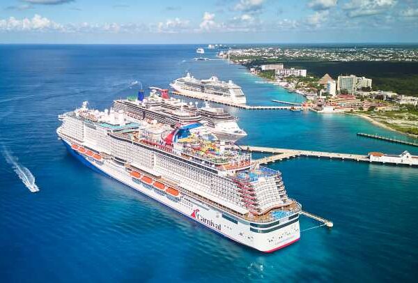 Miami: Carnival sorprende al bajar previsiones y renovación de barcos