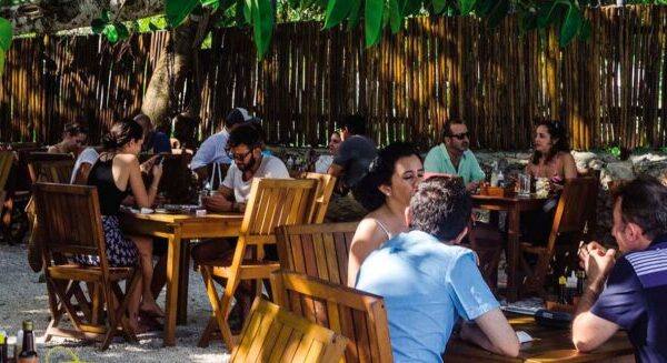 Cancún: servicio multilingüe para turistas en kioscos interactivos