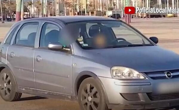Investigado por poner a su hijo de 8 años al volante en Málaga