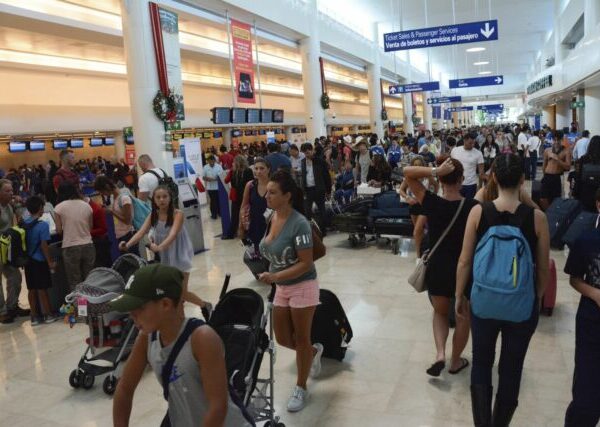 Cancún: echan a 250 funcionarios del aeropuerto por agredir turistas