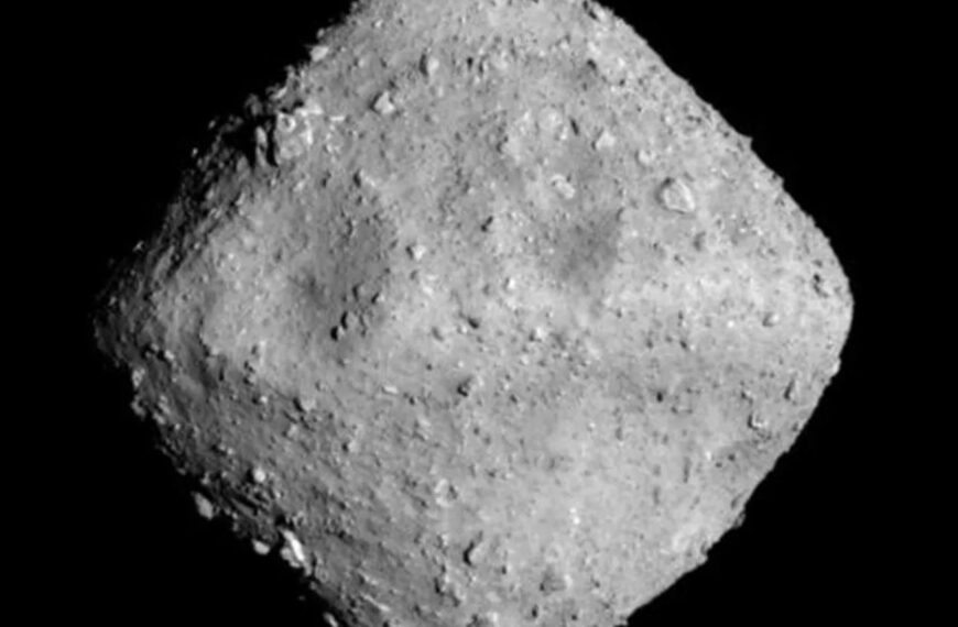 Encuentran en un asteroide una molécula esencial para la vida