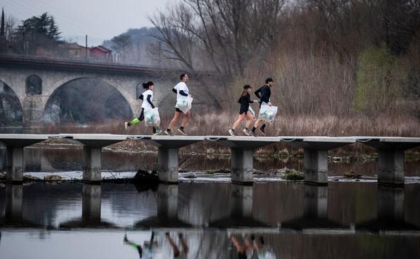 210 corredors de l’Ultra Clean Marathon netegen els boscos i rius d’Osona i recullen 636 kg de residus