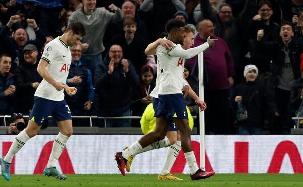 El Tottenham confirma que Emerson Royal tendrá que ser operado