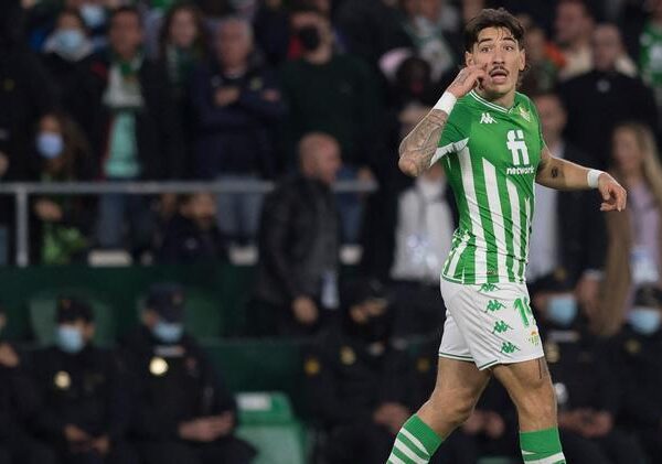 Héctor Bellerín podría volver al Betis