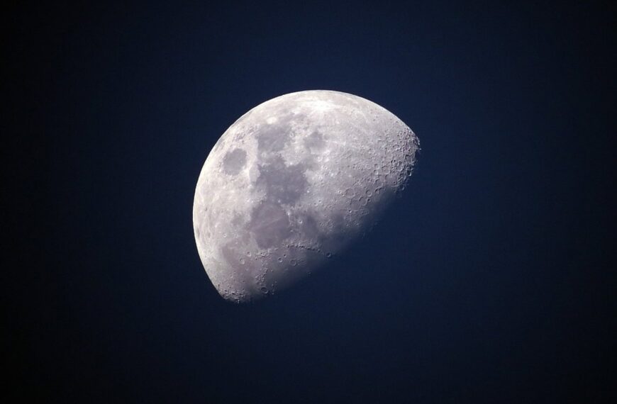 ‘Perlas de vidrio’ indican una potencial gran reserva de agua en la Luna