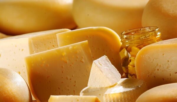 Los beneficios del queso y cómo saber cuál es el más ligero