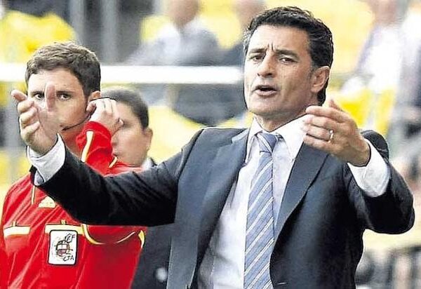 Míchel dimite como entrenador del Olympiacos