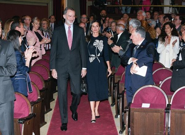 El Rey defiende “virtudes cívicas” como “esencia de la vida democrática” en España en el Bicenternario del Ateneo