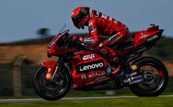 Bagnaia no cede y lidera también el warm up en Austin