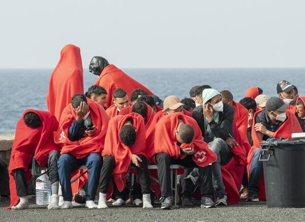 Cerca de 400 inmigrantes irregulares entran en España en dos días