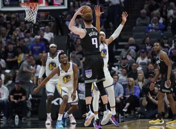 Los Kings dejan a los Warriors contra las cuerdas