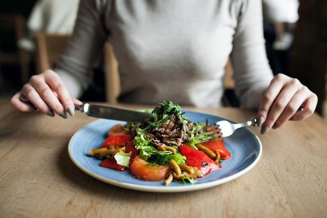 ‘Mindful eating’: ¿en qué consiste el nuevo método de moda para comer bien?