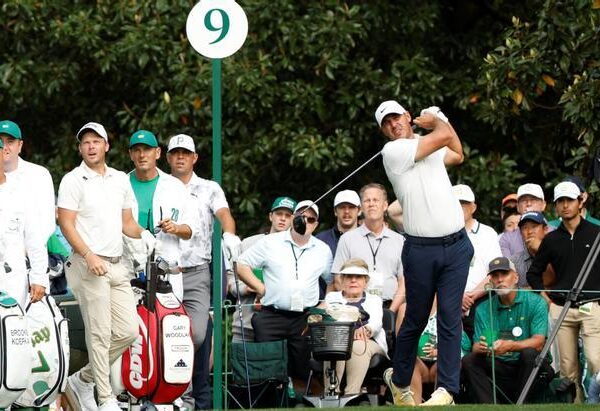 Brooks Koepka firma otra gran vuelta en el Masters, a la espera de Jon Rahm y la tormenta