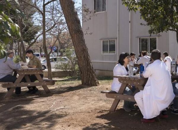 La solidaritat de la Cursa Nocturna fa possible un espai de benestar pels treballadors de l’Hospital Universitari de Bellvitge