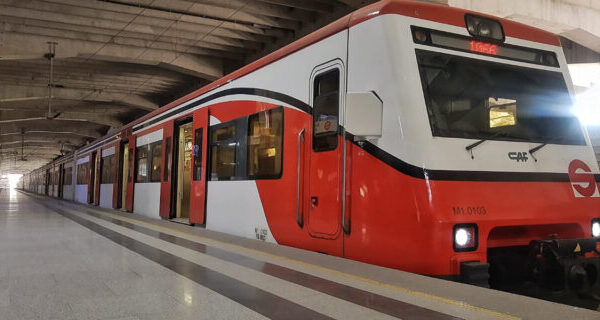 AMLO con tren suburbano quiere llevar más pasajeros al AIFA desde el 2024